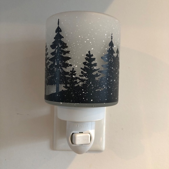 Scentsy WILDLIFE Mini Plug In Wax Warmer Lighted Frosted Glass Winter Deer Trees - Picture 13 of 16